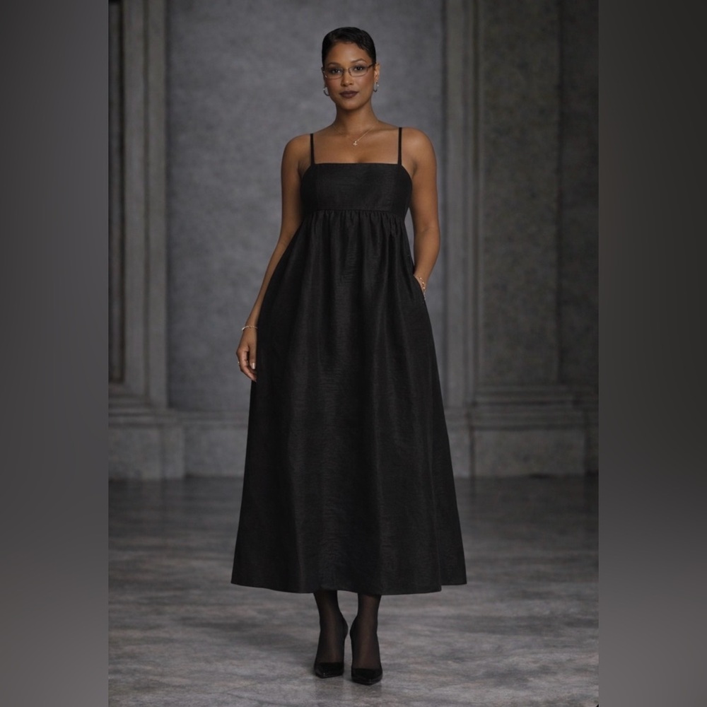 Title
NWT Black Textured Empire Waist Midi Dress Voluminous Minimalist $190